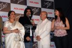Anupam Kher, Aishwarya Rai, Sikander Kher and Kiron Kher at the Summer 2007 first look in The Club on March 25th 2008(49).jpg