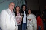 Anupam Kher, Aishwarya Rai, Sikander Kher and Kiron Kher at the Summer 2007 first look in The Club on March 25th 2008(7).jpg