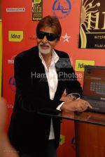 Amitabh Bachchan inaugurates IIFA Voting weekend by casting the first vote in JW Marriott on March 28th 2008(10).jpg