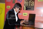 Amitabh Bachchan inaugurates IIFA Voting weekend by casting the first vote in JW Marriott on March 28th 2008(2).jpg