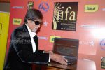 Amitabh Bachchan inaugurates IIFA Voting weekend by casting the first vote in JW Marriott on March 28th 2008(3).jpg