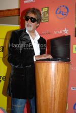 Amitabh Bachchan inaugurates IIFA Voting weekend by casting the first vote in JW Marriott on March 28th 2008(32).jpg