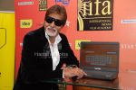 Amitabh Bachchan inaugurates IIFA Voting weekend by casting the first vote in JW Marriott on March 28th 2008(8).jpg