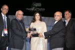 Yash Chopra, Sridevi at FICCI FRAMES in Rennaisance Powai on March 27th 2008(70)~0.jpg