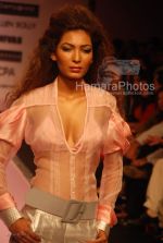 at Manish Malhotra Show in LIFW on 29th 2008(46)~0.jpg