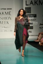 Model walks on the Ramp for Kiran Uttam Ghosh in Lakme India Fashion Week on March 30th 2008(44).jpg