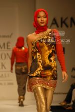 Model walks on the Ramp for Abhishek Dutta and Nikasha Tawadey in Lakme India Fashion Week on March 31th 2008(11).jpg