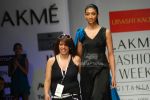 Model walks on the Ramp for Urvashi Kaur in Lakme India Fashion Week on March 31th 2008(33).jpg
