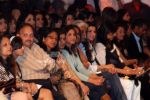 Rani Mukherjee at Sabyasachi show in Lakme India Fashion Week on April 1st 2008(11).jpg