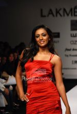 Shweta Salve at Swapnil Shinde Show in Lakme India Fashion Week on April 1st 2008(4).jpg