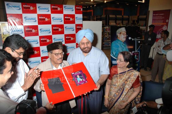 Manna Dey unveiling the Shemaroo DVD