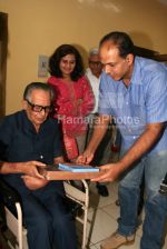 R K Laxman, Ashutosh Gowariker at Special screening of Jodhaa Akbar in  Famous Studio on April 4th 2008(5).jpg