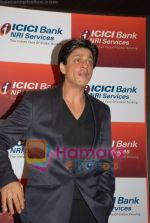 Shahrukh Khan at ICICI Bank announcement of the Global Indian account in Grand Hyatt on April 4th 2008 (17).jpg