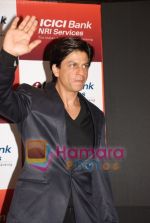 Shahrukh Khan at ICICI Bank announcement of the Global Indian account in Grand Hyatt on April 4th 2008 (24).jpg
