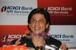 Shahrukh Khan at ICICI Bank announcement of the Global Indian account in Grand Hyatt on April 4th 2008 (5).jpg