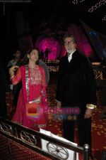 Juhi Chawla, Amitabh Bachchan at Chhote Ustad finals (3).jpg