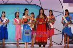 Tabu at Femina Miss India Finals in Andheri Sports Complex on April 5th 2008(28).jpg
