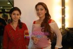 Juhi Chawla signed as the brand ambassador for Rooh Afza in Lower Parel on March 20th 2008 (29).jpg