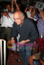 Mahesh Bhatt at Jannat press meet in Mayfair Rooms on April 8th 2008 (1).jpg