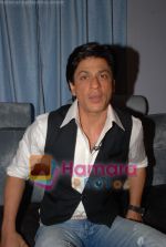 Shahrukh Khan meets the media on the sets of Kya Aap Paanchvi Paas Se Tez Hai in  Filmcity on April 8th 2008 (39).jpg