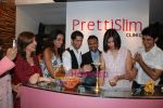 Reshmi Ghosh, Gauri and Hiten Tejwani at the launch of Pretti Slim in Kandivli on April 10th 2008 (5).jpg