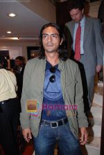 Arjun Rampal at the launch of Iconic America book of Tommy Hilfiger in Tommy Hilfiger store, Churchgate on April 11th 2008 (9).JPG