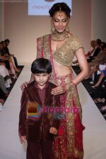 Bipasha Basu showcasing Neeta Lullas designer collection at Dubai Fashion Week on April 11th 2008 (7).JPG