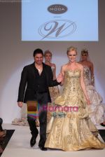 Model showcasing Isla Modas designer collection in Grand Finale at Dubai Fashion Week on April 11th 2008 (28).JPG