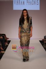 Model showcasing Vikram Phadnis designer collection at Dubai Fashion Week on April 11th 2008 (2).JPG