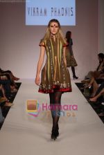 Model showcasing Vikram Phadnis designer collection at Dubai Fashion Week on April 11th 2008 (26).JPG