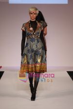 Model showcasing Vikram Phadnis designer collection at Dubai Fashion Week on April 11th 2008 (29).JPG