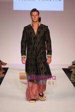 Model showcasing Vikram Phadnis designer collection at Dubai Fashion Week on April 11th 2008 (35).JPG