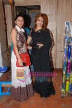 Bhumika Chawla with Ayesh Jhulka at Ayesha Jhulka_s new beauty saloon in Versova on April 13th 2008 (12).jpg