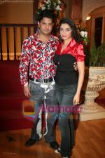 Divya Khosla Kumar,Bhushan Kumar at Satish Kaushiks Bday Bash in Cinevistaas Studios, Kanjunmarg on April 13th 2008 (2).jpg