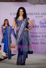 Surveen Chawla walks on the ramp for Hobby Ideas Shaina NC show in Leela Hotel on April 13th 2008 (3).jpg