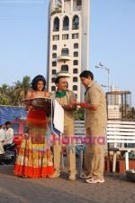 Mandira Bedi, Rahul Bose, Cyrus Broacha on the Location of Mumbai Chaka Chak in Worli Seaface on April 16th 2008 (8).jpg