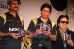 Shahrukh Khan at music launch of Nokia 2 Hot 2 Cool for Kolkata Knight Riders in Taj Land;s End on April 16th 2008 (10).jpg