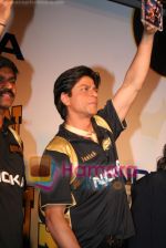 Shahrukh Khan at music launch of Nokia 2 Hot 2 Cool for Kolkata Knight Riders in Taj Land;s End on April 16th 2008 (14).jpg