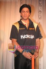 Shahrukh Khan at music launch of Nokia 2 Hot 2 Cool for Kolkata Knight Riders in Taj Land;s End on April 16th 2008 (2).jpg