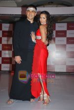Arbaaz Khan and Malaika Arora Khan at the re-launch of Pond_s beauty line in JW Marriott on  April 17th 2008 (10).jpg