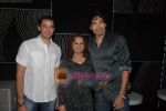 Zulfi Syed, Arti, Shawar Ali at designer Arti Bali_s launch in Sahara Star on April 20th 2008 (2).jpg