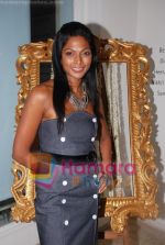 Nina Manuel at Yash Birla_s art gallery Articulate_s anniversary bash on April 22nd 2008 (6).jpg