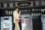 Shahrukh Khan ties up with Shopper Stop for their new campaign - _Start Something new_ in ITC Grand Maratha on April 23rd 2008 (11).jpg