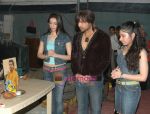 Himesh Reshammiya, Divya Khosla Kumar, Tulsi Kumar at the Mahurat of Kajraare at Film City, Goregaon on April 29th 2008.jpg