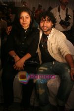 Sunidhi Chauhan, Kailash Kher at Vivel Presents Yeh Shaam Mastani in Sony Entertainment Television on April 29th 2008(7).JPG