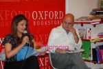 Anupam Kher at Busy Bee_s book reading by Farzana Contractor in Oxford book store on April 30th 2008(9).JPG