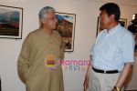 Om Puri at Varun maira_s exhibition on Ladakh in NCPA on May 2nd 2008(2).JPG