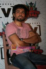 Emraan Hashmi at a promotional Channel V shoot on May 3rd 2008(12).JPG