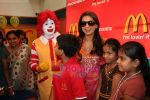 Juhi Chawla at Bhootnath star cast at Mcdonalds in  Lower Parel,Mumbai on May 6th 2008(5).JPG