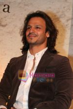Vivek Oberoi at the Unveiling Of The _Tiger Wall Of Hope_ By WWF & Nokia in J W Marriott mall on May 18th 2008(22).JPG